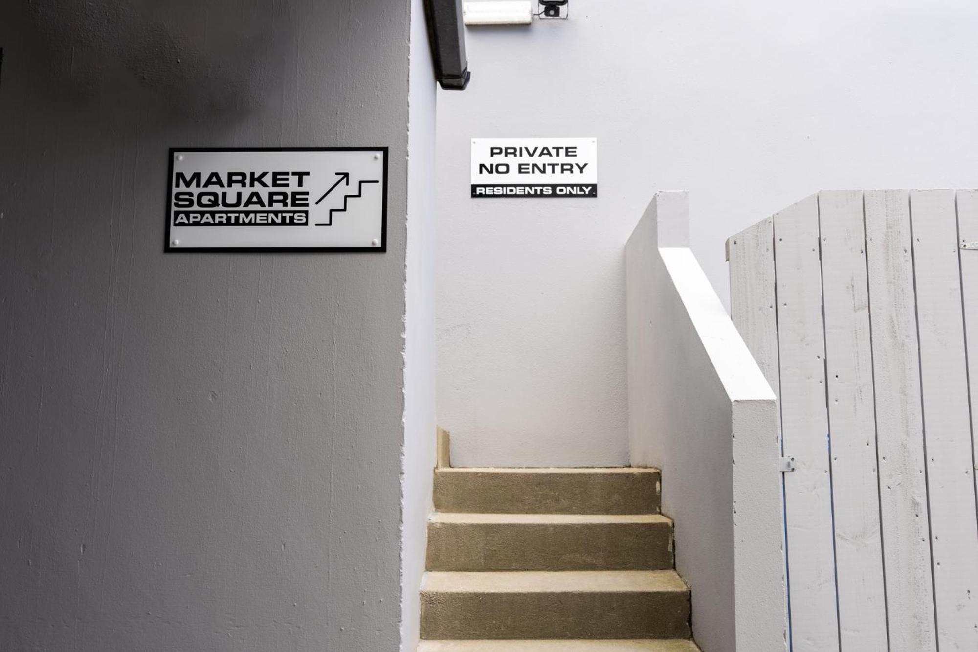 Market Square Apartments Bushmills Luaran gambar